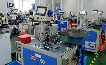 港源電子輕觸開關(guān)生產(chǎn)設(shè)備