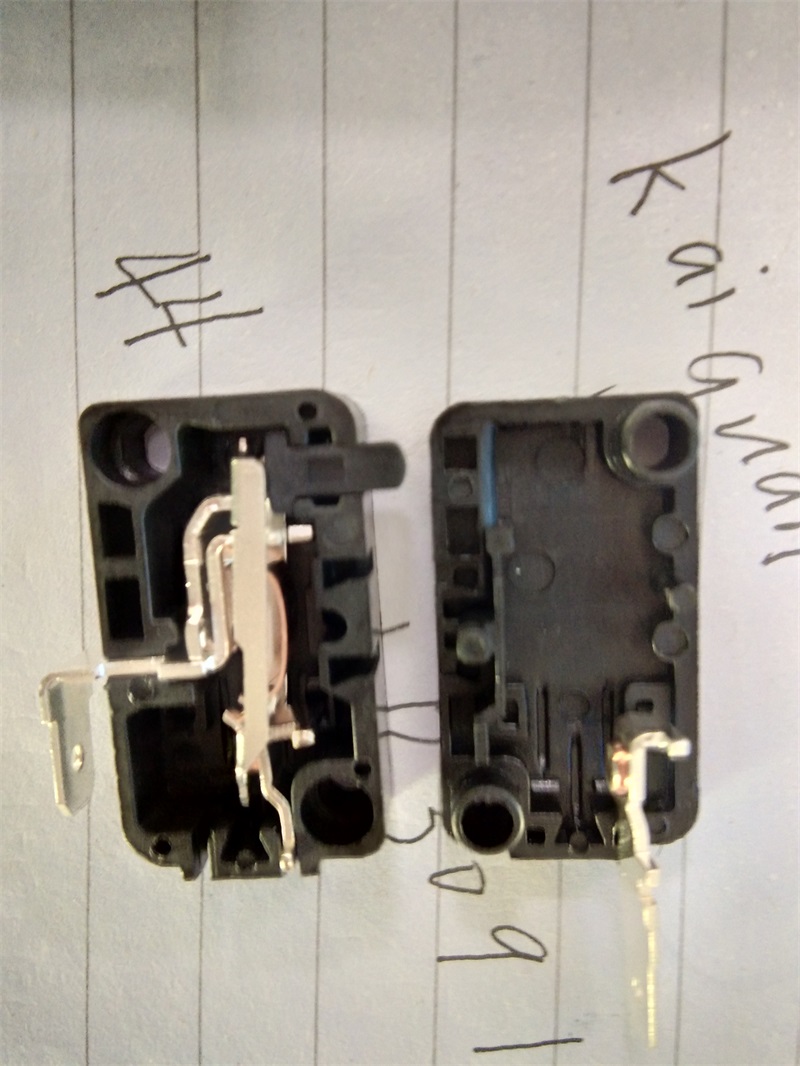 微動(dòng)開(kāi)關(guān)的內(nèi)部結(jié)構(gòu)